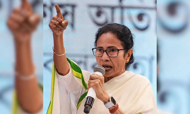 Mamata Banerjee meets leaders from Muslim community