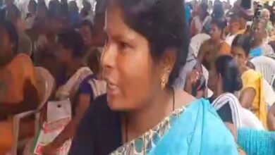 Women abuse Telangana Health minister during fine rice distribution