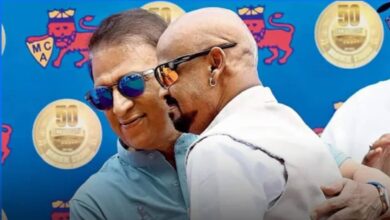 picture of Sunil Gavaskar and vinod kambli