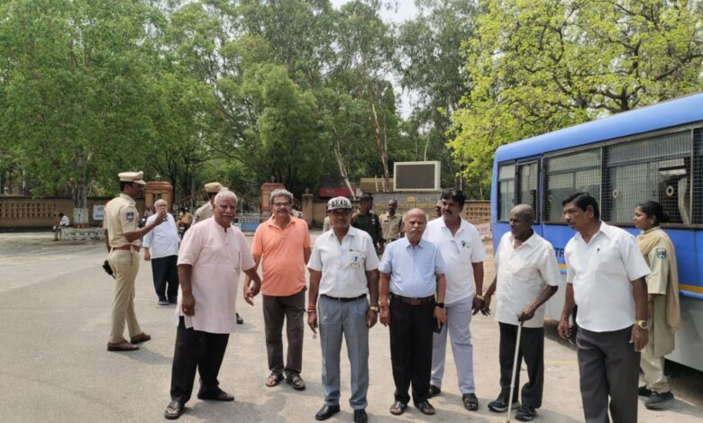 The image shows police preventing NIRDPR's pensioners from entering the institution's campus on April 19, 2025.