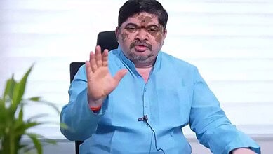 Transport minister Ponnam Prabhakar urges TGSRTC workers to call-off their strike on Wednesday, April 30.