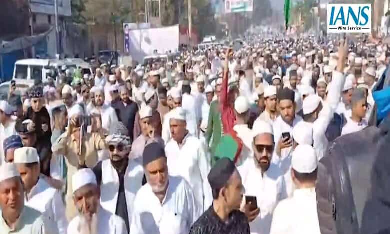 Several held for waving Palestinian flag after Eid prayers in UP