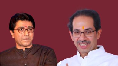 Raj Thackeray (right) and Udhav Thackeray (left)