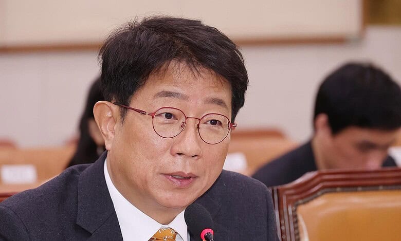 Land, Infrastructure and Transport Minister Park Sang-woo