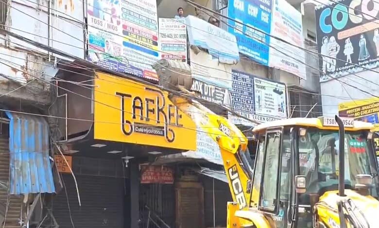 Tafree Cafe in Mehdipatnam demolished on Tuesday