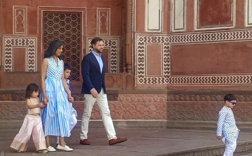 US Vice Presidents visits Taj Mahal with family