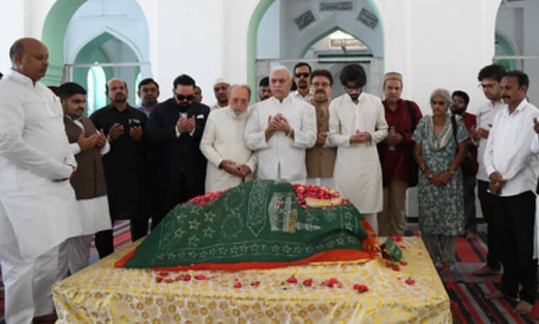 Tributes pour in at King Kothi palace on seventh Nizam’s birth anniversary