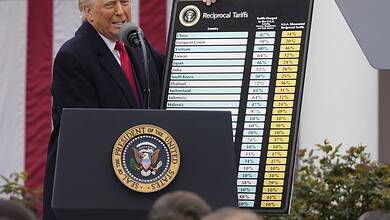 Trump to impose 10 pc tariff on GCC imports