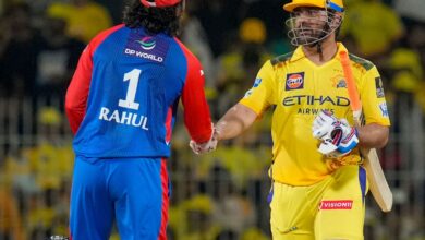 CSK's Mahinder Singh Dhoni congratulating DC captain KL Rahul