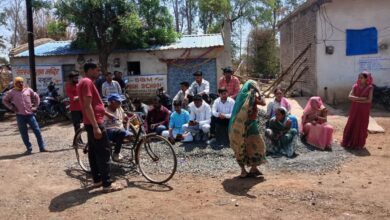 The image shows a tribal family displaced in Madhya Pradesh's Guna district on April 9, 2025