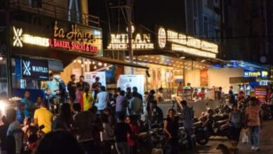 An image of the DLF food street in Gachibowli