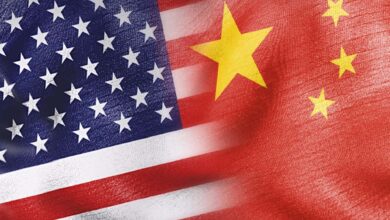 US and China flags