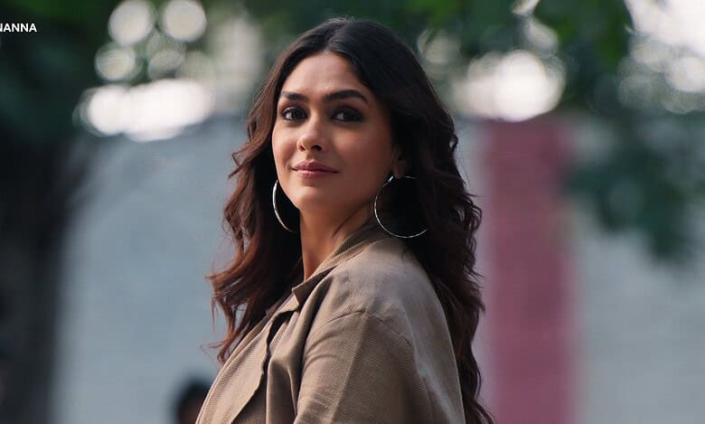 Mrunal Thakur teams up with Allu Arjun for upcoming film