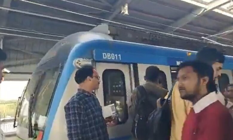 Hyderabad Metro halted for over 20 mins at Bharat Nagar Metro station causing significant delays for passengers
