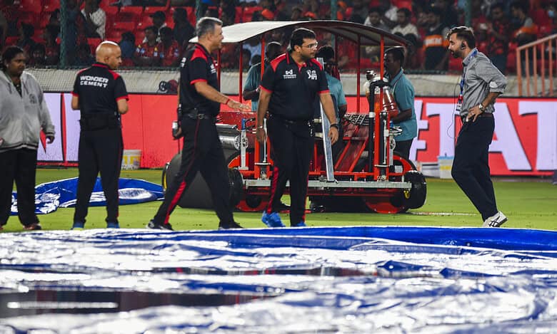 Rains at SRH vs DC match