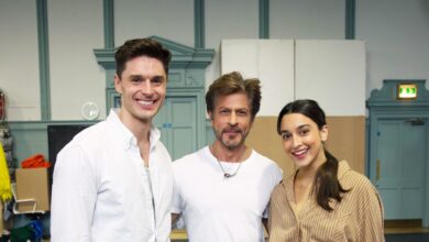 SRK visits ‘Come Fall in Love – The DDLJ’ musical rehearsals in London