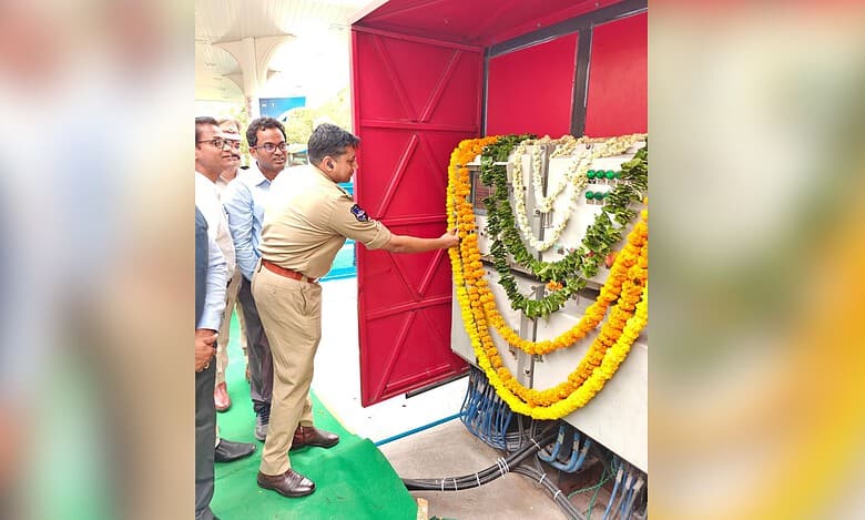 Cyberabad CP inaugurates new CNG retail facility at Gachibowli
