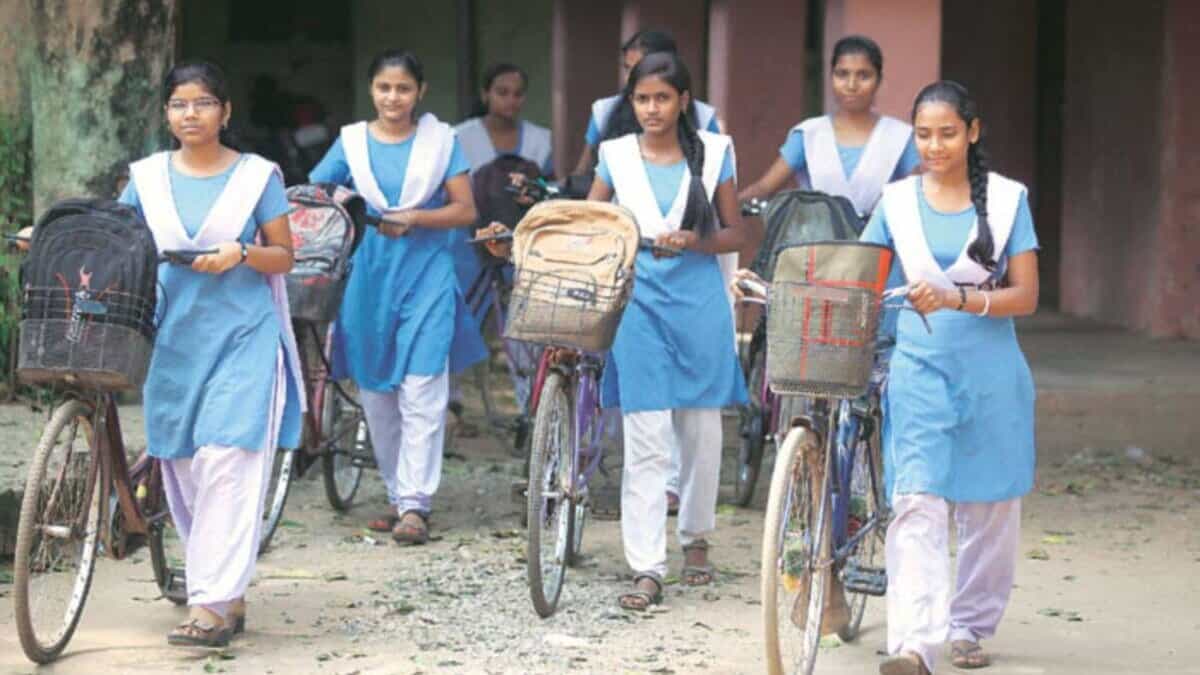 A image of school grils used for representational purpose