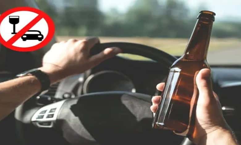 A representational image depicting drunk driving