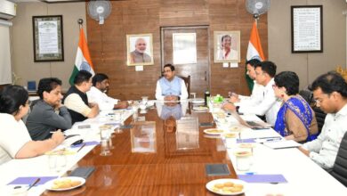 Hyderabad: Telangana deputy chief minister Mallu Bhatti Vikramarka on Tuesday, May 6, met Union minister for New and Renewable Energy Pralhad Joshi and urged the central government to allocate a large number of solar pump sets to Telangana.