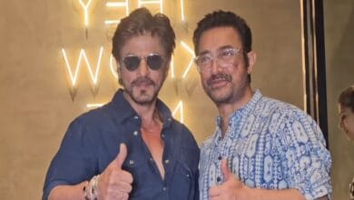 Bollywood actors Shah Rukh Khan and Aamir Khan (X)