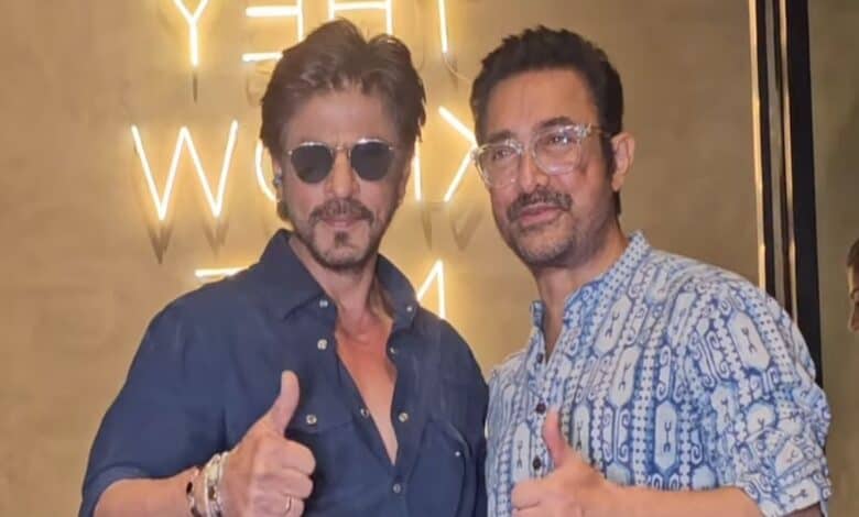 Bollywood actors Shah Rukh Khan and Aamir Khan (X)