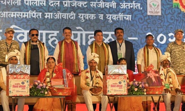 12 Naxalites with Rs 1 cr bounty surrender in presence of CM Fadnavis