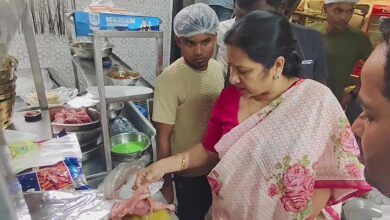 Hyderabad deputy mayor Mothe Srilatha Shoban Reddy conducted a surprise inspection at the Restaurant in Hyderabad