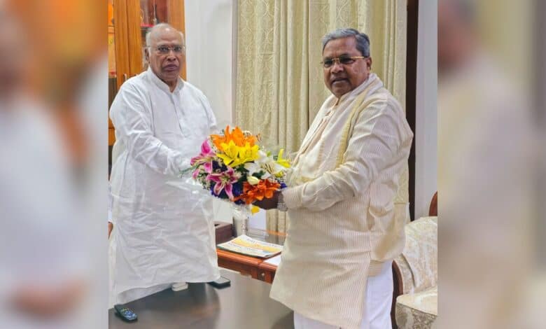 No discussion on cabinet reshuffle in Karnataka: Siddaramaiah and Kharge