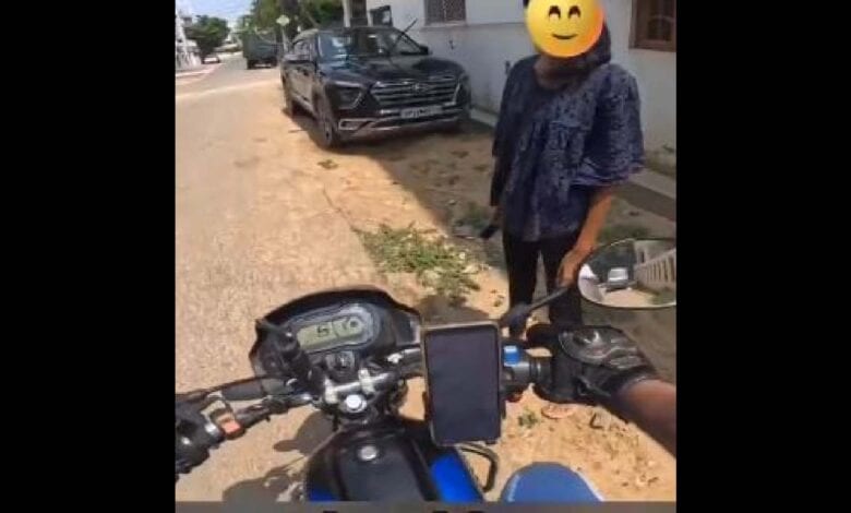 Ola rider receives customer