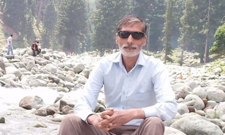 The image displays a picture of a Kashmiri man killed in an accident