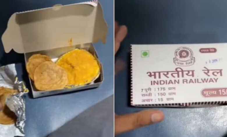 "Janata Khana" served by Indian railways for Rs 15