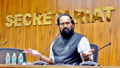 Telangana irrigation minister N Uttam Kumar Reddy writes to Union Jal Shakti minister CR Patil, uring the Centre to stall Godavari-Banakacherla (G-B- link project of AP.