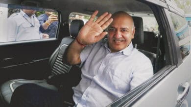 Manish Sisodia appears before ACB in Delhi