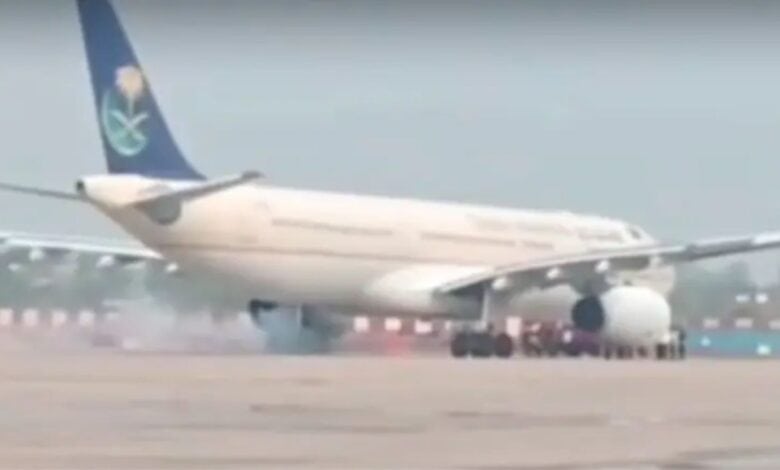 saudia airlines flight carrying haj pilgrims experiences technical glitch