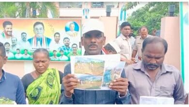 Mancherial farmers protest at Bellampalli MLA camp office, tensions flare