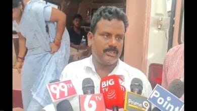 Father addresses the media after his daughter's suicide in Hyderabad