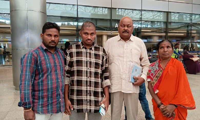 Saibaba with NRI Advisory Committee vice chairman Mand Bheem Reddy and family members after Saudi repatriation.