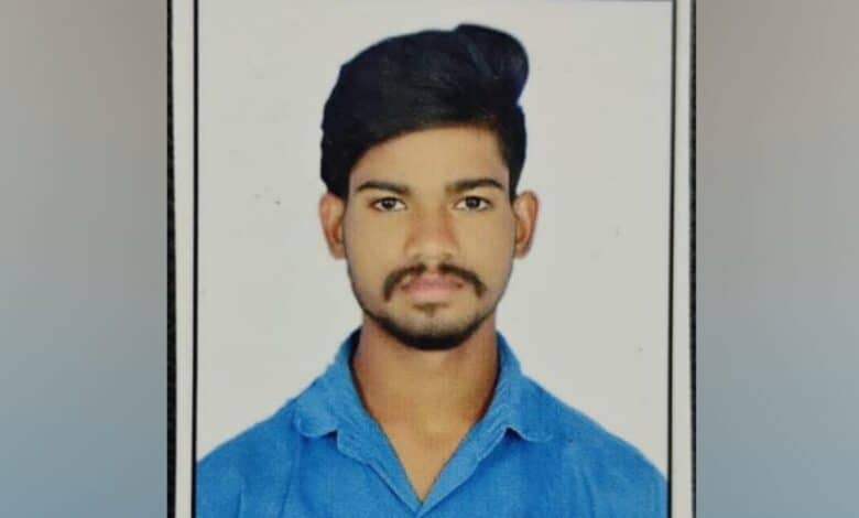 The image of a Gorre Rajendhar, a Telangana man who is stranded in Dubai.