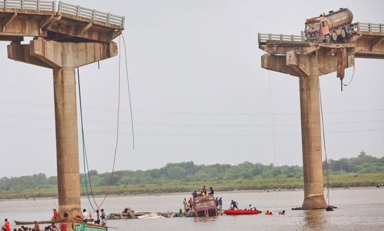 Bridge Collapse in Vadodara