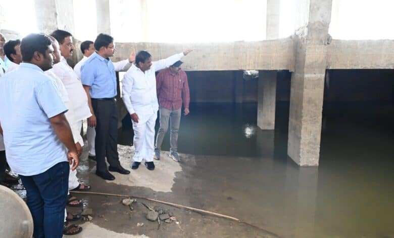 HYDRAA commissioner inspects drains at Masab Cheruvu