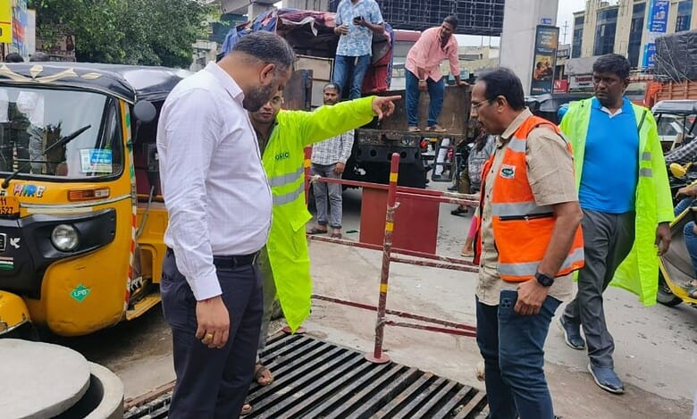 GHMC inspects drains in Hyderabad