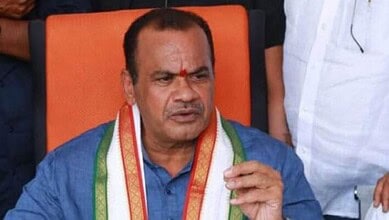 Roads and buildings minister Komatireddy Venkat Reddy criticises BRS working president KTR for calling Congress a 'dirty' and 'third grade' party.