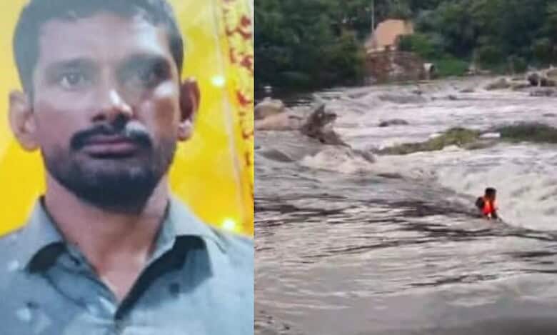 Saleem Qureshi, resident of Shankar Nagar in Old Malakpet washed away in the Musi river on Thursday, August 28, 2025.