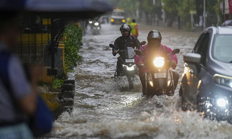 Weather: Rain in Mumbai
