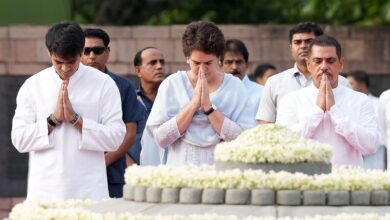 Tributes paid to Rajiv Gandhi on birth anniversary