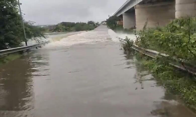 Exit 17 on ORR inundated