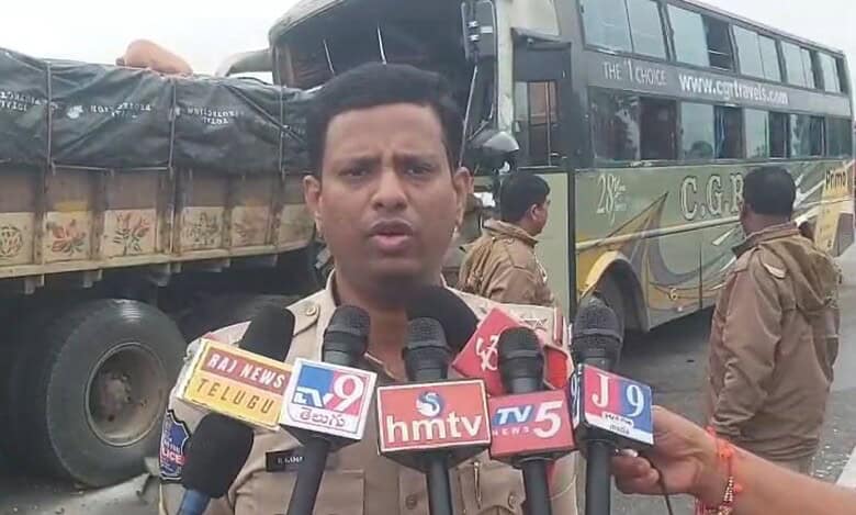 A police official briefs the media about the accident