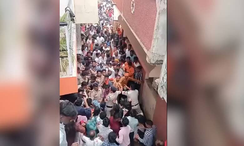 VHP-Bajrang Dal members barge into a church in Chhattisgarh's Raipur