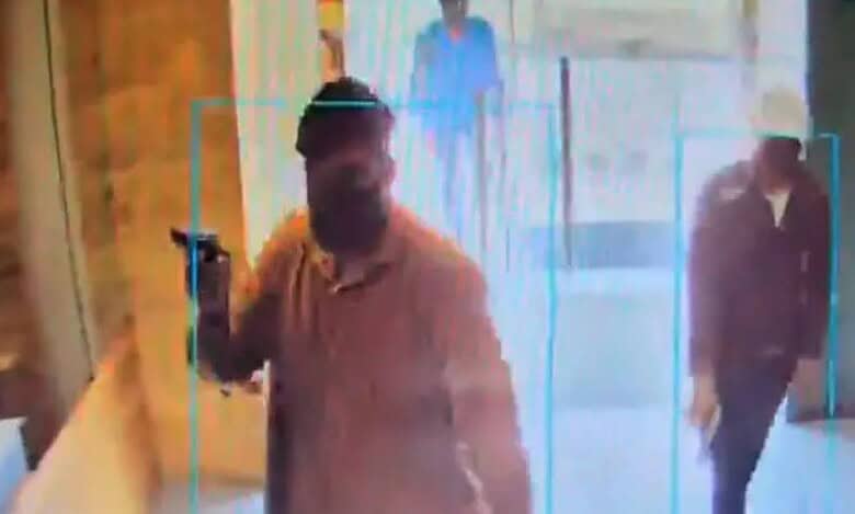 Robbery at Khazana Jewellers in Hyderabad
